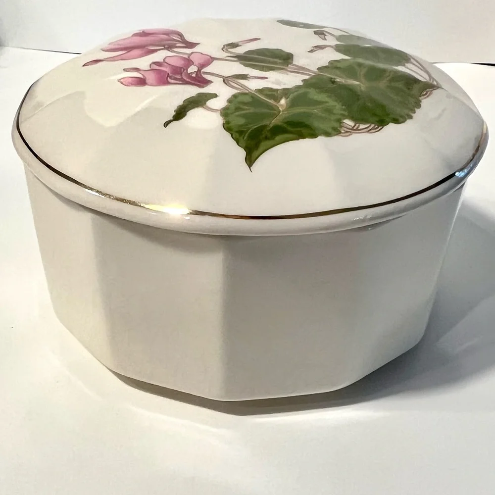 Vintage Otagiri Cyclamen Porcelain Trinket/Ring Box